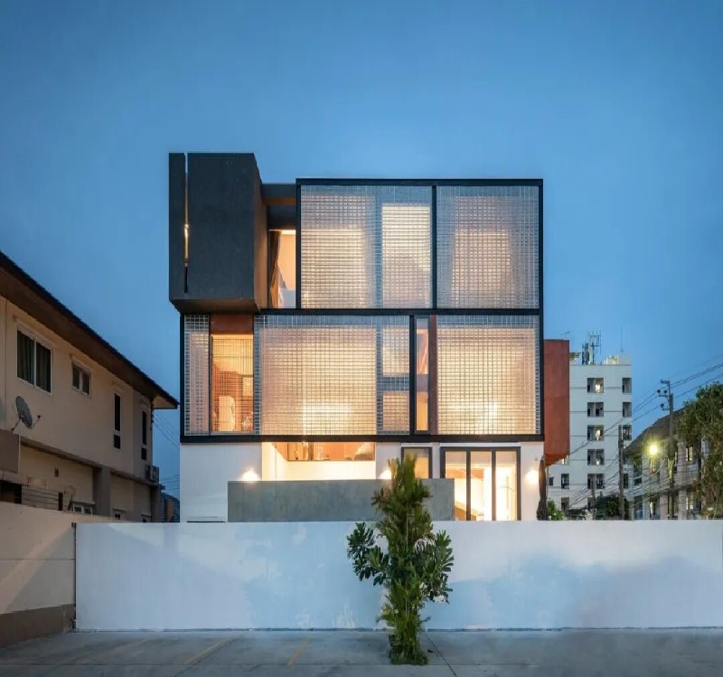 77063313.jpg 46_1.jpg